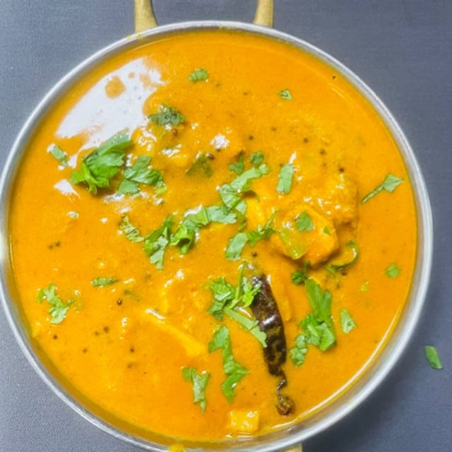 CHICKEN PATHIA.